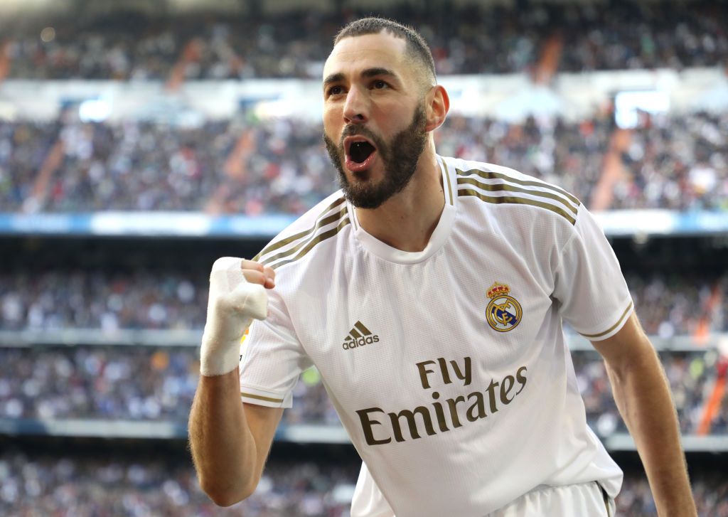 MADRID, SPAIN - FEBRUARY 01: Karim Benzema of Real Madrid celebrates after scoring his team's first goal during the La Liga match between Real Madrid CF and Club Atletico de Madrid at Estadio Santiago Bernabeu on February 01, 2020 in Madrid, Spain. (Photo by Angel Martinez/Getty Images)