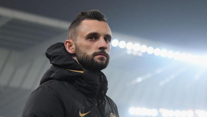 UDINE, ITALY - FEBRUARY 02: Marcelo Brozovic of FC Internazionale looks on during the Serie A match between Udinese Calcio and  FC Internazionale at Stadio Friuli on February 2, 2020 in Udine, Italy.  (Photo by Alessandro Sabattini/Getty Images)