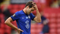 Sebelumnya, manajer Frank Lampard memarahi Marcos Alonso kala Chelsea seri 3-3 oleh West Brom di liga. Alonso yang ditarik keluar malah ke ruang ganti dan tidak menyaksikan pertandingan dari bench (Getty Images)