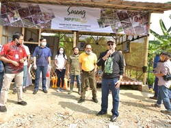 Ketua MPR Salurkan Bantuan Rp 400 Juta ke Petani & Peternak Milenial