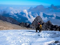 Pesona Wisata 5 Daerah Bebas COVID-19 di Indonesia