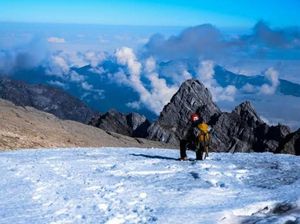 Pesona Wisata 5 Daerah Bebas COVID-19 di Indonesia Pesona Wisata 5 Daerah Bebas COVID-19 di Indonesia