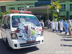 9 Tahun Mengabdi, dr Deni yang Meninggal COVID-19 Dikenal Low Profile