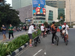 Video Puluhan Warga Tak Bermasker di Bundaran HI Kena Sanksi