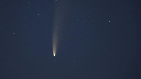 Potret Komet Neowise yang Bisa Dilihat dengan Mata Telanjang