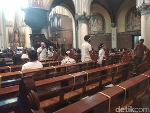 Video Suasana Misa New Normal di Gereja Katedral Jakarta