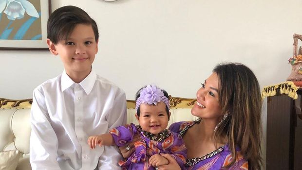 Farah Quinn dan Anak-anaknya