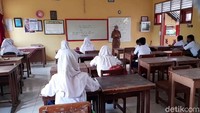 Waspada Abu Vulkanik, Pelajar Sukabumi Wajib Pakai Masker