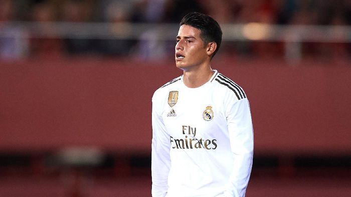 James Rodriguez MALLORCA, SPAIN - OCTOBER 19: James Rodriguez of Real Madrid CF looks on during the La Liga match between RCD Mallorca and Real Madrid CF at Iberostar Estadi on October 19, 2019 in Mallorca, Spain. (Photo by Alex Caparros/Getty Images)