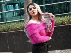 Alasan Jenita Janet dan Suami Berikan Bunga sampai Chika Jessica Menangis