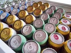 Agar Minuman Kaleng Tetap Dingin, Cukup Pakai Gelas McD Ini!