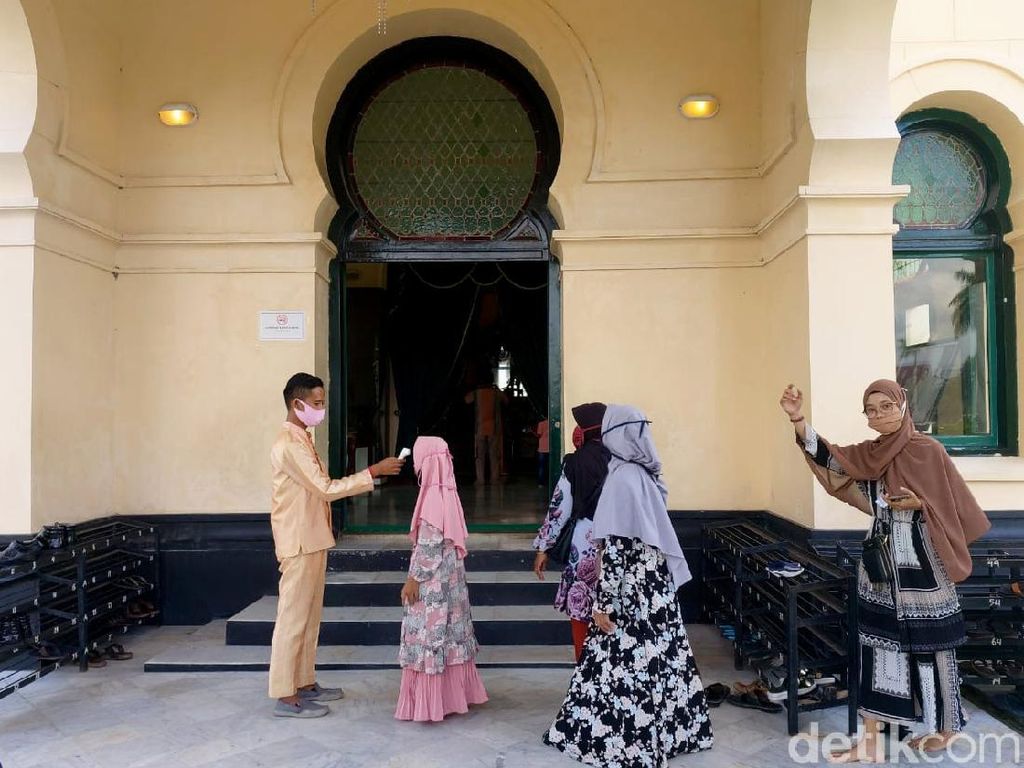 Menengok Istana Siak Protokol Kesehatan Wajib Dipatuhi Menengok Istana Siak Protokol Kesehatan Wajib Dipatuhi