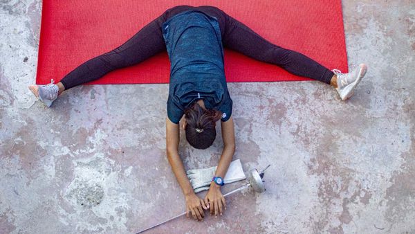 Ketika Atlet Anggar Ini Harus Berlatih Sendiri