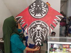 Penjual Layangan Kantongi Omzet Rp 16 Juta/Bulan Sejak WFH