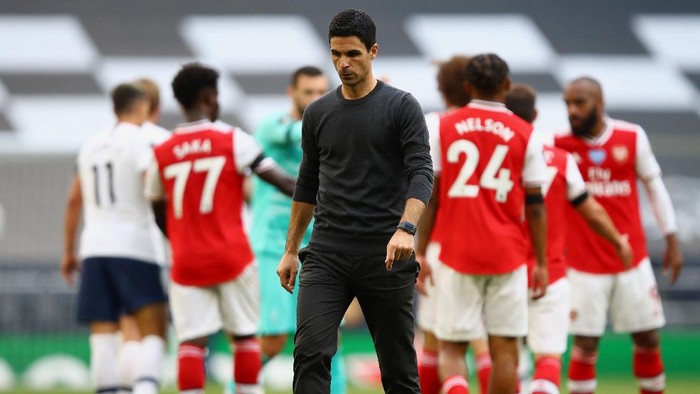 LONDON, ENGLAND - JULY 12: Mikel Arteta, Manager of Arsenal reacts after the Premier League match between Tottenham Hotspur and Arsenal FC at Tottenham Hotspur Stadium on July 12, 2020 in London, England. Football Stadiums around Europe remain empty due to the Coronavirus Pandemic as Government social distancing laws prohibit fans inside venues resulting in all fixtures being played behind closed doors. (Photo by Julian Finney/Getty Images)