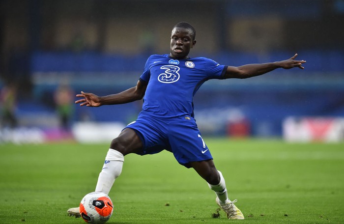 LONDON, ENGLAND - JULY 04: NGolo Kante of Chelsea controls the ball during the Premier League match between Chelsea FC and Watford FC at Stamford Bridge on July 04, 2020 in London, England. Football Stadiums around Europe remain empty due to the Coronavirus Pandemic as Government social distancing laws prohibit fans inside venues resulting in all fixtures being played behind closed doors. (Photo by Glyn Kirk/Pool via Getty Images)