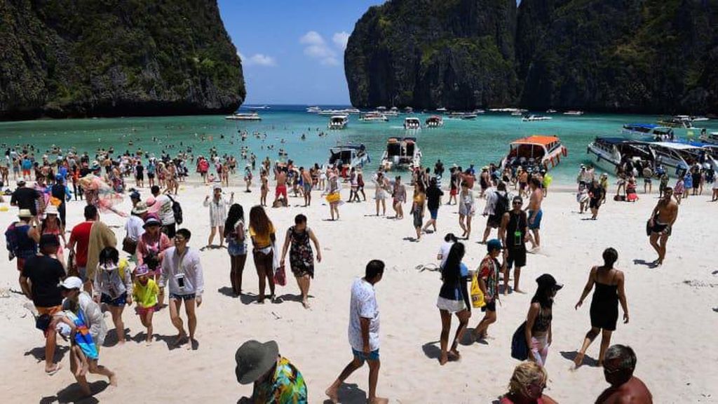Potret Momen Negara Asia Tenggara yang Overtourism