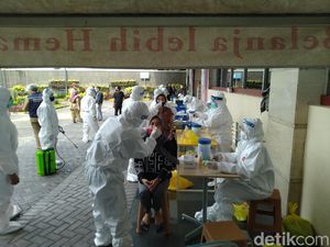 Pegawai Yogya Bogor Junction Jalani Swab Test Corona, Begini Suasananya Pegawai Yogya Bogor Junction Jalani Swab Test Corona, Begini Suasananya