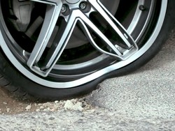 Keren, Pelek Bakal Lentur Kaya Ban dan Anti Peyang