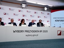 Petahana Andrzej Duda Hampir Pasti Menang dalam Pilpres Ketat di Polandia