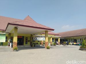 Puskesmas Puri Mojokerto Ditutup Gegara Seorang Perawat Positif COVID-19 Puskesmas Puri Mojokerto Ditutup Gegara Seorang Perawat Positif COVID-19