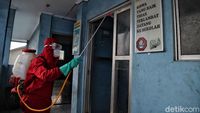 Siswa Belajar Jarak Jauh, SMKN 1 Jakarta Disemprot Disinfektan