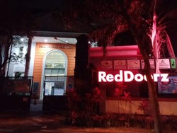 Viral! Sekolah Jadi Hotel, Ada Papan Nama RedDoorz