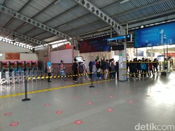 PT KCI: Ada Tambahan 2 KRL, Antrean di Stasiun Bogor Hanya Sampai Selasar