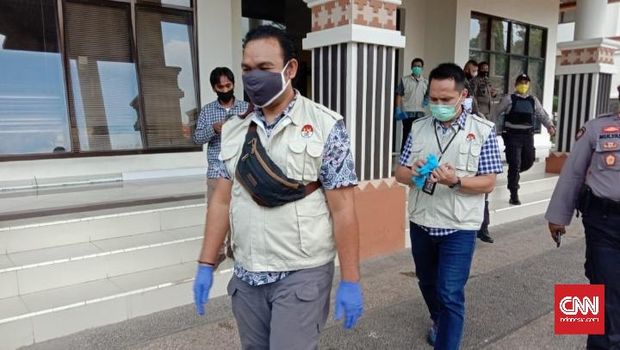Tim KPK Datangi Kantor Bupati Lamsel dan DikabarkanMelakukan Penggeledahan