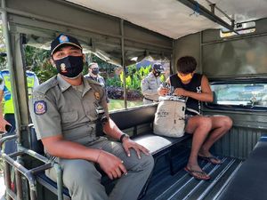 Satpol PP: Bule Menggelandang di Bali Dilaporkan ke Konsulat Rusia, Tak Direspons Satpol PP: Bule Menggelandang di Bali Dilaporkan ke Konsulat Rusia, Tak Direspons