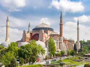 Hagia Sophia Kini Jadi Masjid, 5 Kuliner Turki Ini Bisa Dicicipi Saat di Sana