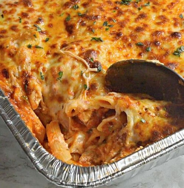 Baked ziti/pinterest.com/slowpokey Dengan rasa dan bentuk yang mirip dengan lasagna.