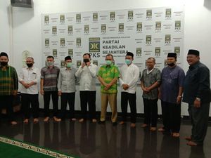 Dipecat PDIP, Akhyar Jadi Jagoan PKS Lawan Mantu Jokowi di Pilkada Medan Dipecat PDIP, Akhyar Jadi Jagoan PKS Lawan Mantu Jokowi di Pilkada Medan