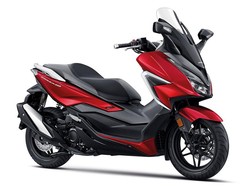 Model Baru Honda Forza Meluncur, Warna Merahnya Oke Juga