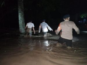 Listrik di Masamba Luwu Utara Masih Padam, Pengungsi Kekurangan Air Bersih