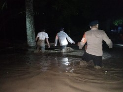 Listrik di Masamba Luwu Utara Masih Padam, Pengungsi Kekurangan Air Bersih