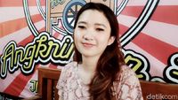 Kenalin Daniella Si Penjual Angkringan Cantik dari Klaten