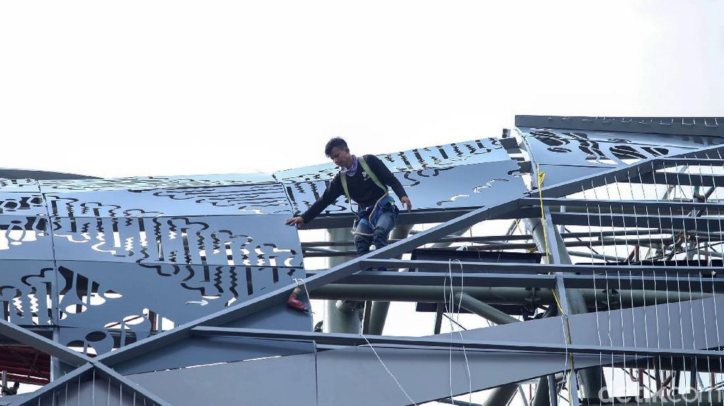 Duh, Pekerja Konstruksi Ini Sepelekan Keselamatan Kerja Duh, Pekerja Konstruksi Ini Sepelekan Keselamatan Kerja