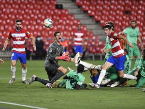 Granada Vs Madrid: Los Blancos Jelek Banget di Babak Kedua