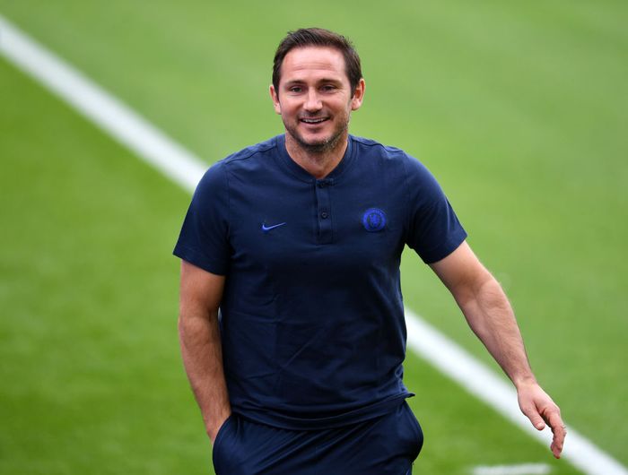 Frank Lampard LONDON, ENGLAND - JULY 07: Frank Lampard, Manager of Chelsea looks on prior to the Premier League match between Crystal Palace and Chelsea FC at Selhurst Park on July 07, 2020 in London, England. Football Stadiums around Europe remain empty due to the Coronavirus Pandemic as Government social distancing laws prohibit fans inside venues resulting in all fixtures being played behind closed doors. (Photo by Justin Setterfield/Getty Images)