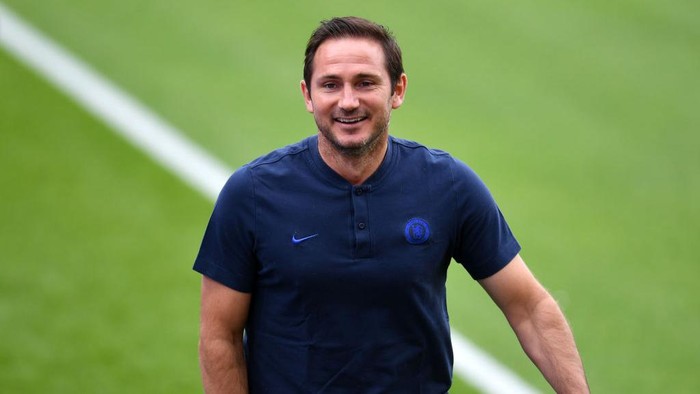 LONDON, ENGLAND - JULY 07: Frank Lampard, Manager of Chelsea looks on prior to the Premier League match between Crystal Palace and Chelsea FC at Selhurst Park on July 07, 2020 in London, England. Football Stadiums around Europe remain empty due to the Coronavirus Pandemic as Government social distancing laws prohibit fans inside venues resulting in all fixtures being played behind closed doors. (Photo by Justin Setterfield/Getty Images)