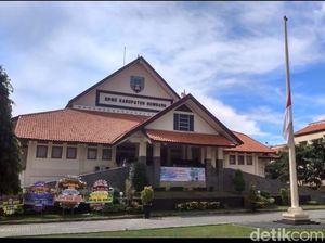 Ketua DPRD Rembang Supadi Hilang Kontak Sejak Cuti Haji Habis 25 Juni Ketua DPRD Rembang Supadi Hilang Kontak Sejak Cuti Haji Habis 25 Juni