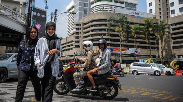 Warning! Nggak Pakai Masker di Jabar Bisa Kena Denda Rp 150 Ribu