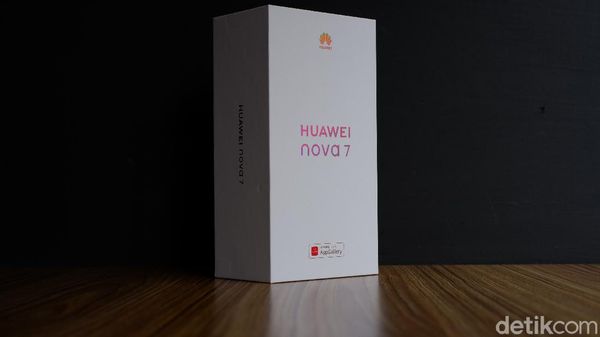 Unboxing Huawei Nova 7, Ponsel Rp 6,899 Juta Perpenampilan Menawan