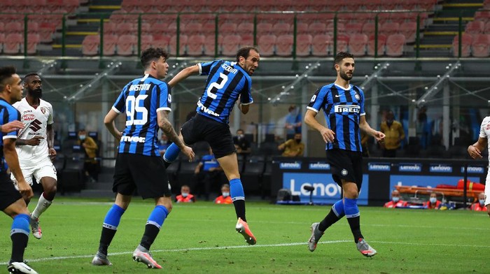 MILAN, ITALY - JULY 13:  Diego Godin #2 of FC Internazionale scores his goal during the Serie A match between FC Internazionale and Torino FC at Stadio Giuseppe Meazza on July 13, 2020 in Milan, Italy.  (Photo by Marco Luzzani/Getty Images)