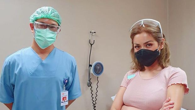 Jessica Iskandar dan dokter