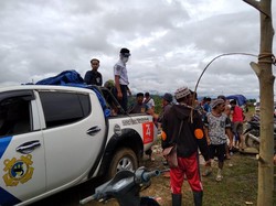 Kemenhub Bagikan Sembako untuk Warga Terdampak Banjir di Masamba