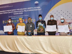 Kemenhub Hibahkan Kapal Pelra ke 13 Pemerintah Daerah se-Indonesia