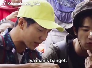 Lee Seung Gi dan Jasper Liu Jajan Lupis Mbah Satinem Saat ke Jogja Lee Seung Gi dan Jasper Liu Jajan Lupis Mbah Satinem Saat ke Jogja