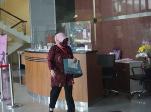 Eks Bupati Bogor Nurhayanti Penuhi Panggilan KPK